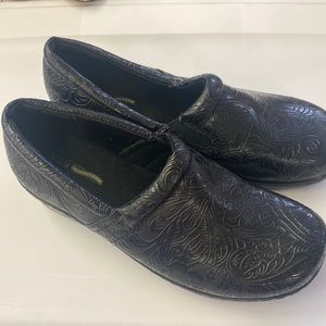 Yuu memory foam slip on shoe women’s size 7.5 Bethany’s